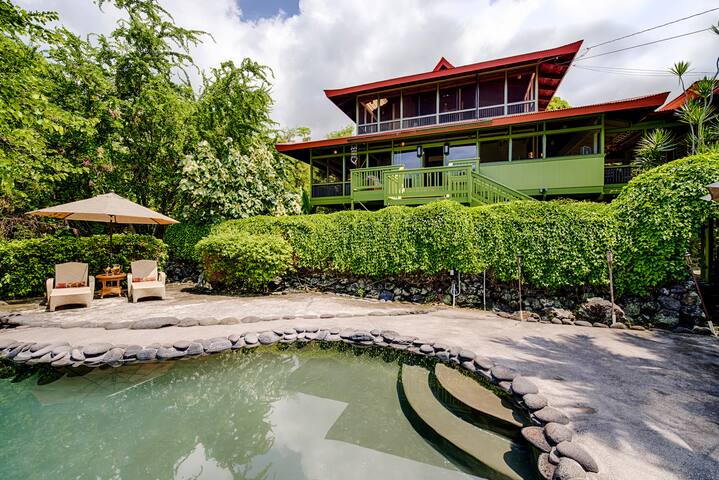 Beautiful Home With Private Pool on Kealakekua Bay gallery image 2
