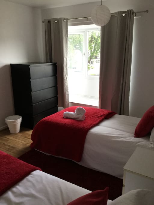 Twin bedroom