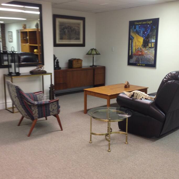Living/sitting area