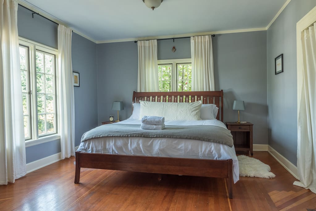 King bed with luxurious duvet
