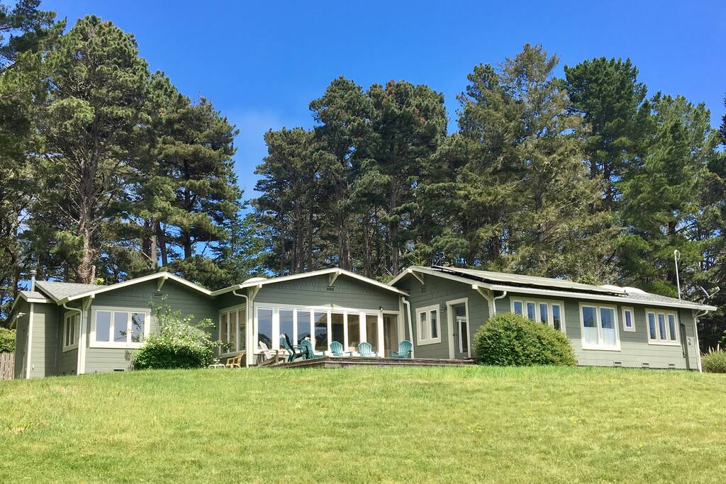 All of these windows face the ocean view