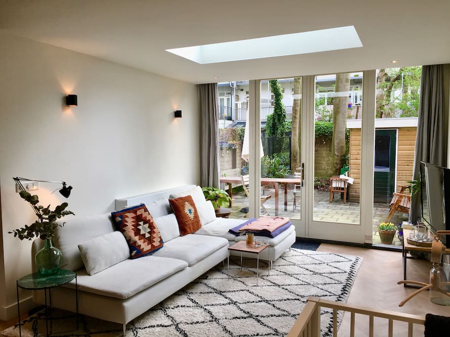 The light livingroom next to the terrace