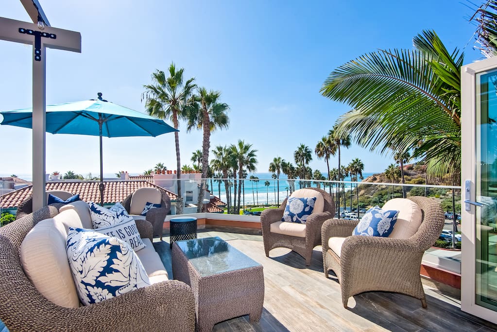Enjoy non-stop 360 degree ocean, beach & whitewater views. You’ll be on top of the world staying at this San Clemente luxury beach rental!