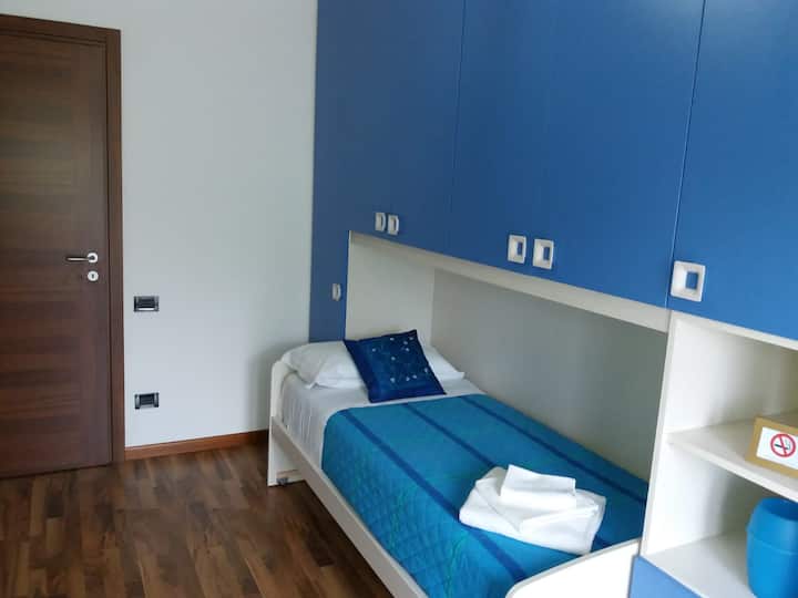 Papafingo me hënë të plotë me pamje nga Vatikani - Dhomë teke