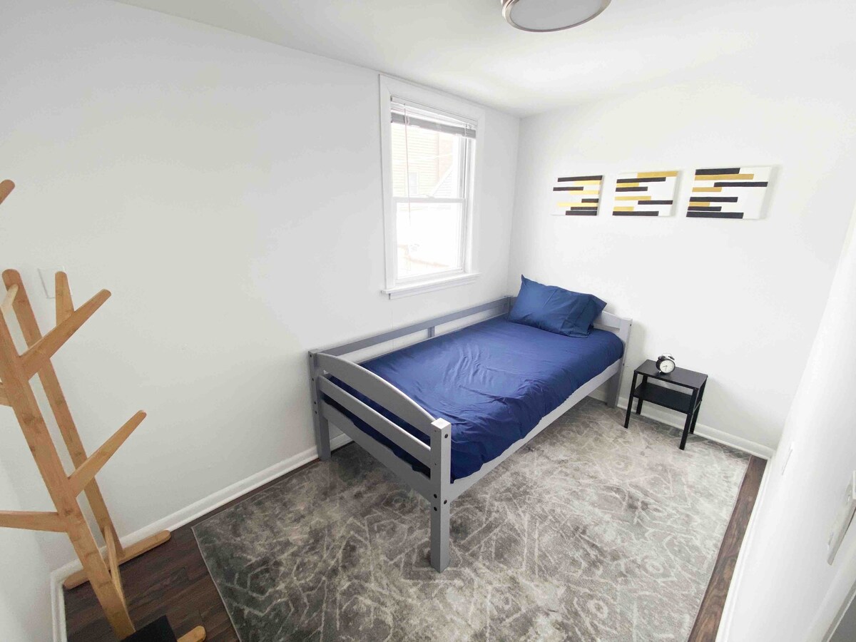 Slaapkamer 2, twee eenpersoonsbedden