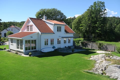 Lovely cottage by the sea