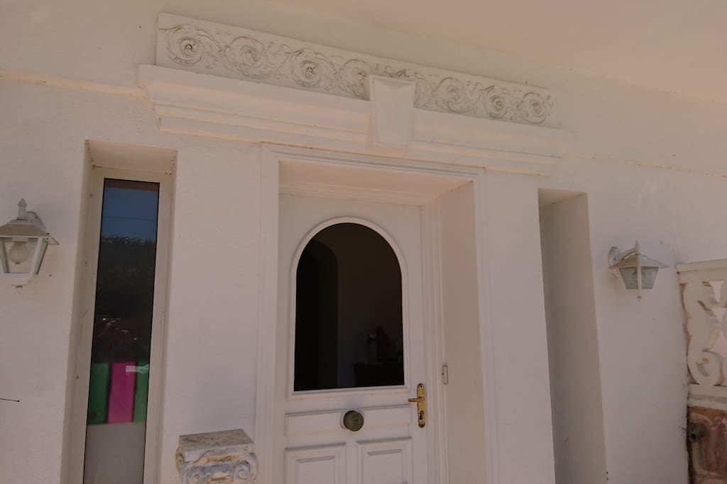 La porte d'entrée de votre appartement