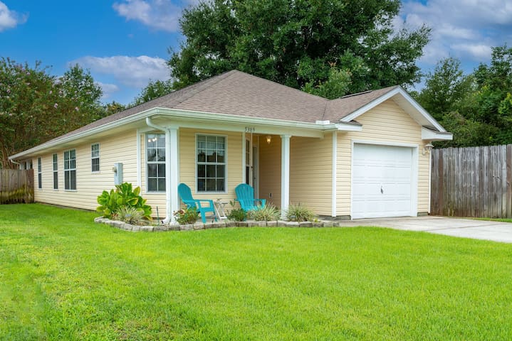 Spacious home between Navarre and Pensacola beach