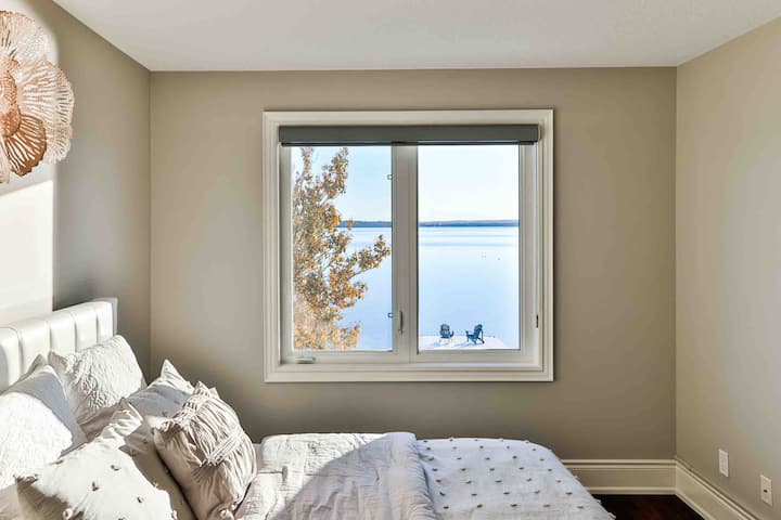 Dormitorio con vistas al lago 