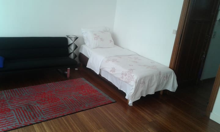Ambienti i dhomës së gjumit