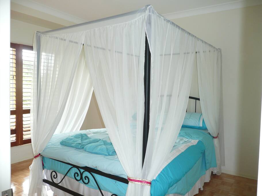 2nd bedroom