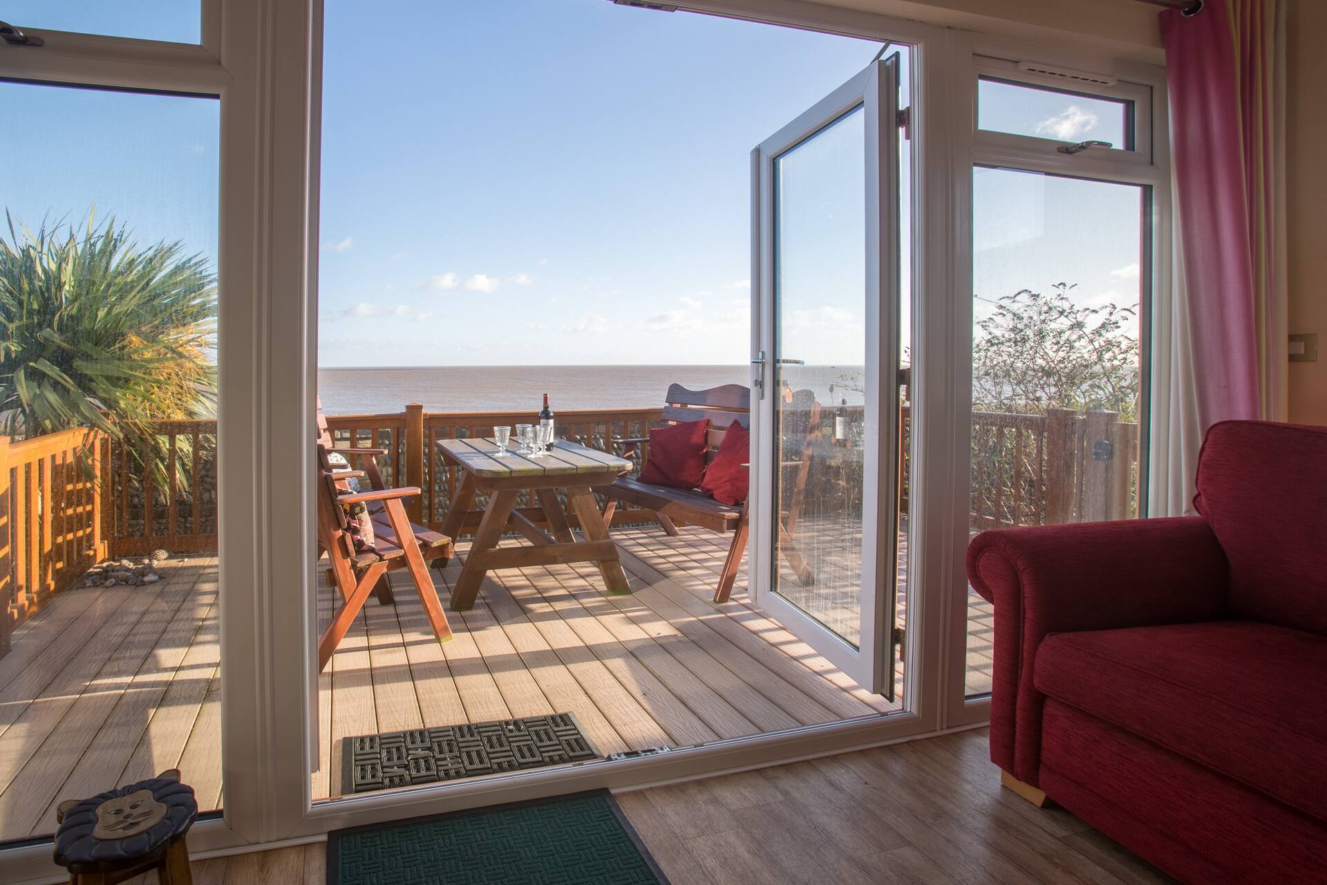 Sole Bay Lodge - Holiday Lodge with Sea Views