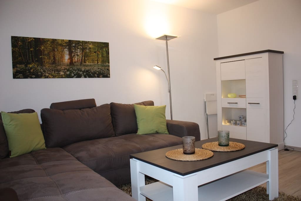 Wohnzimmer, helle Möbel