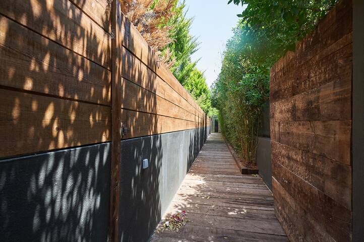 Villa Oasis – splash pool by Portugal Portfolio gallery image 5