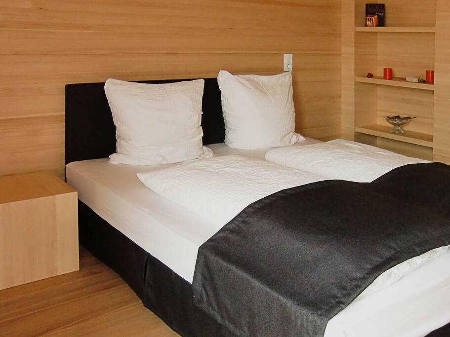Masterbedroom... Vom Feinsten mit Boxspringbett, Topper und zum träumen einladend