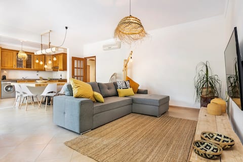 Spacious apartment in prestigious neighborhood