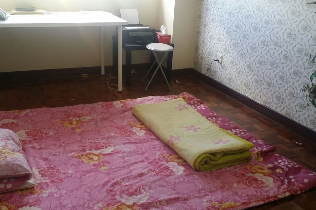 Floor bed for 2 or 3 persons