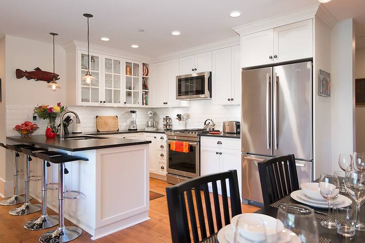 Executive Heritage Home/Best Neighbourhood in City