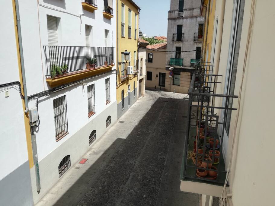 Vista balcón (se ven dos pasos en Semana Santa)