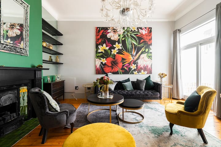 Luxury Victorian House w/ Spectacular Roof Terrace gallery image 2