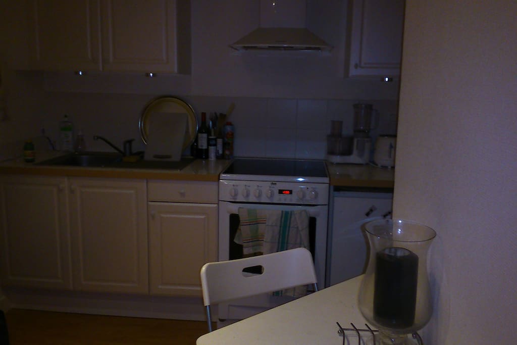 une cuisine neuve et equipee