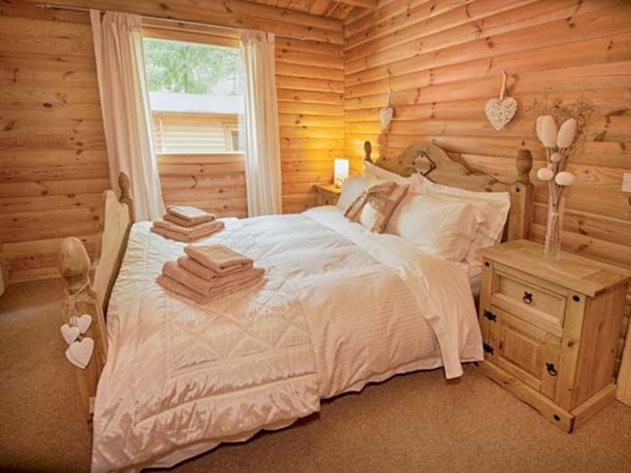Bedroom 1 (Kingsize)