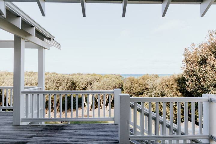 Waterfront Eagle Bay