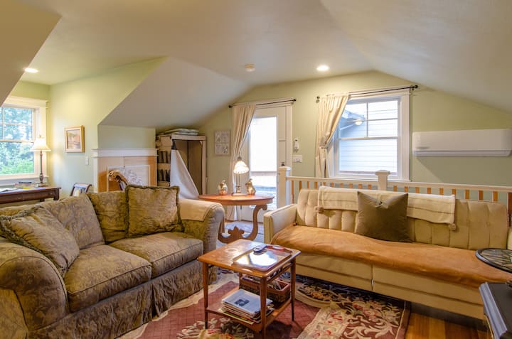 Madrona Beach Retreat - Washington
