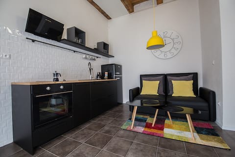 DOWNTOWN COZY STUDIO