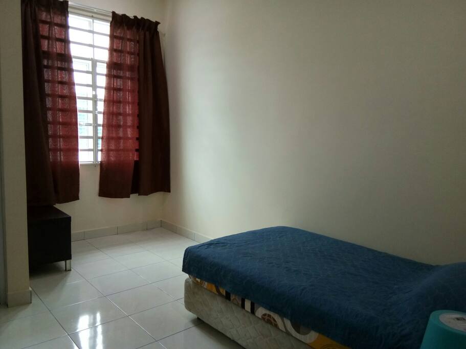Upstairs bedroom 1