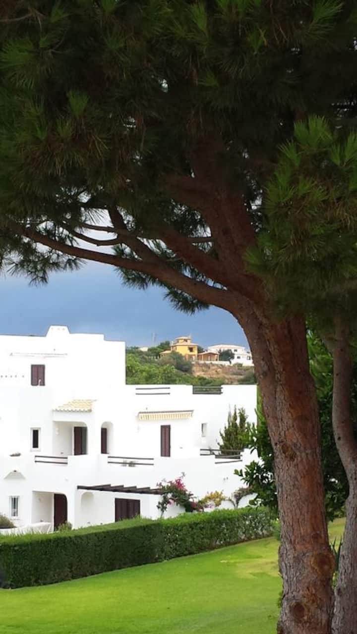 Luxury T2 A/c Apartment, Quiet Location, Wifi, Close To Albufeira And Olhos - Faro District