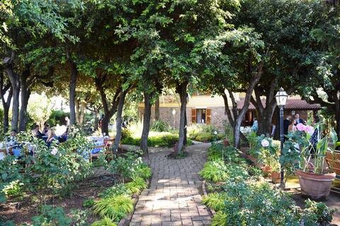 Oasis of Colle Paradiso:villa by the sea near Rome