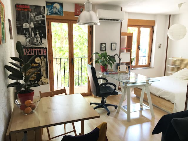 Warm and cosy loft-type apartment