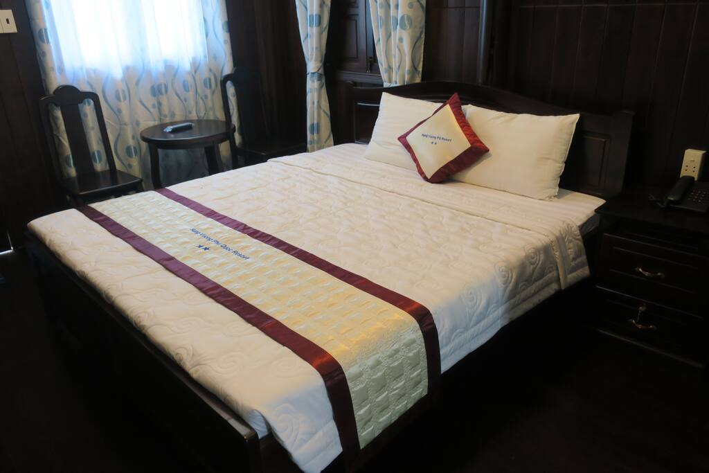 Queen bed