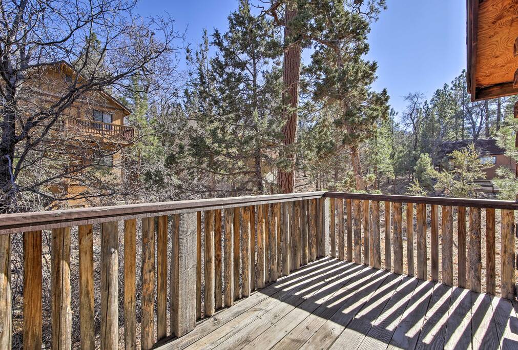 You'll have incredible views of the Sugarloaf landscape from the private balcony!