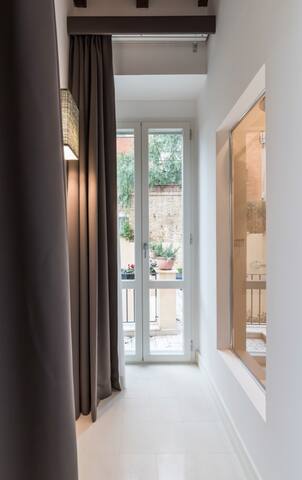 Panisperna Apartment 3 gallery image 4