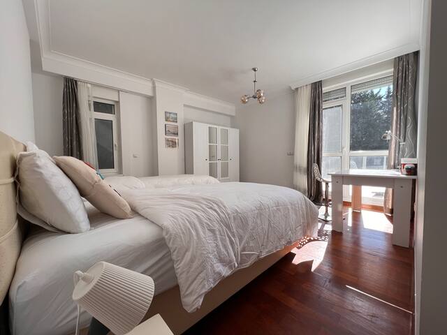 Eclectic3BRw/Garden+Concierge+Pool+Parking gallery image 4