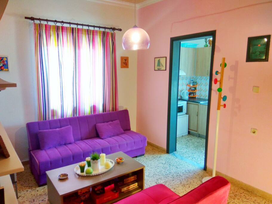 Living room and door to Kitchen