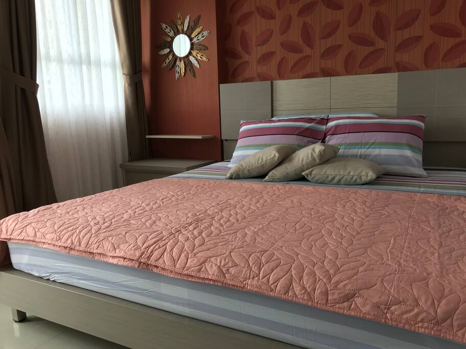 180 x 200 cm bed size, with clean, tidy, fresh and comportable bedroom for your healthy sleep