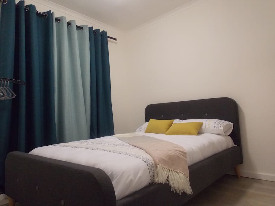Beautiful double bed with a beautiful view of the mountain