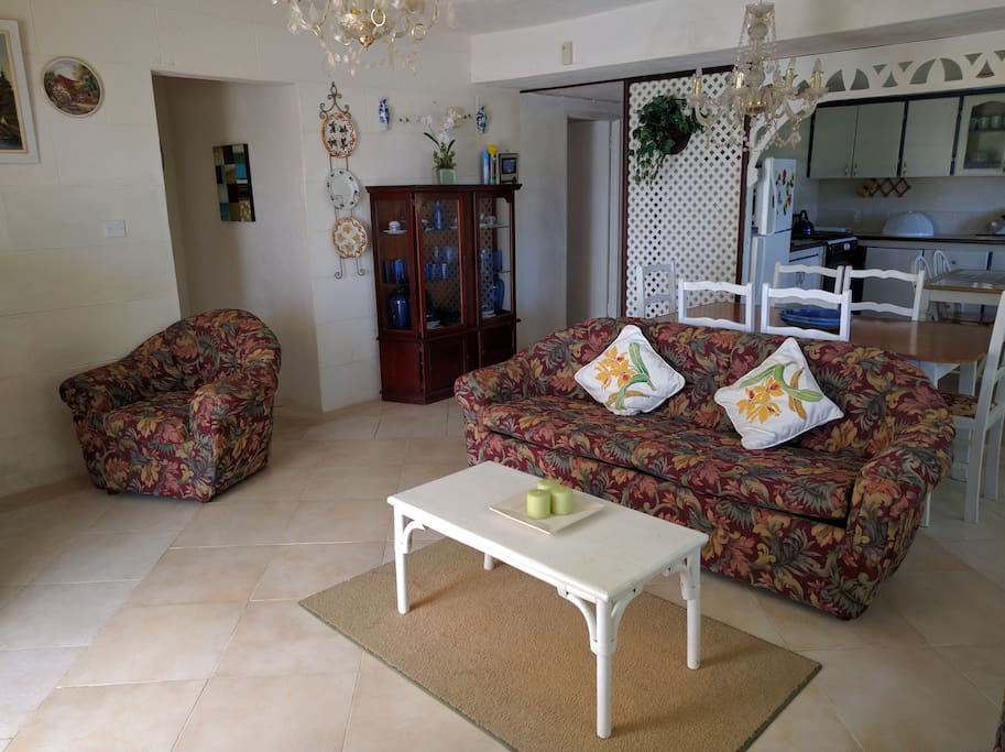 Open plan living and dining room