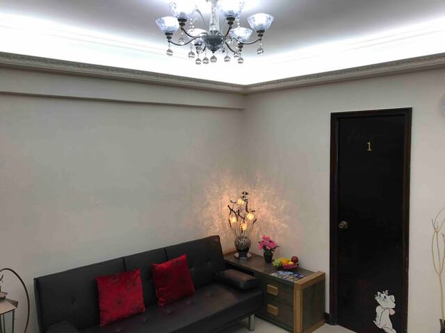 3 bedrooms and toilets, Beside Mongkok MTR gallery image 3