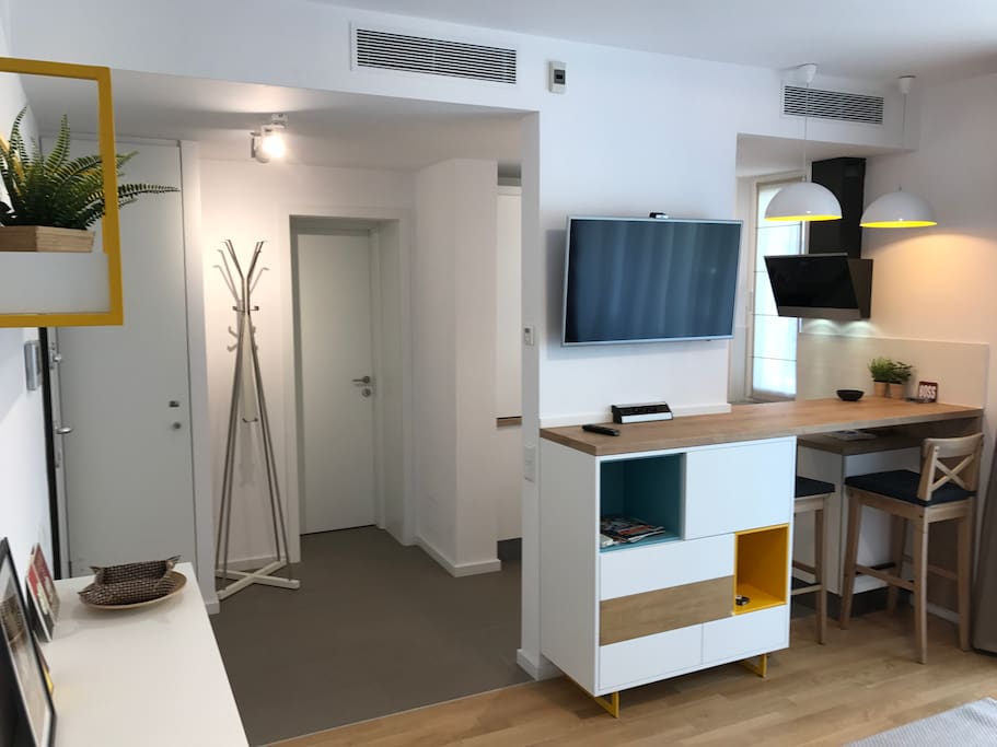 Entrance + Bar 1