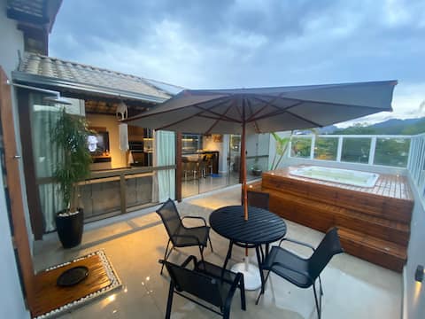 Penthouse, Jacuzzi, barbecue, historic center!