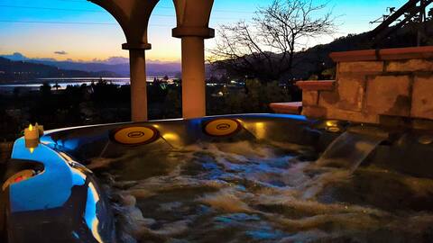 Breathtaking view 350 mtrs. from the beach+Jacuzzi