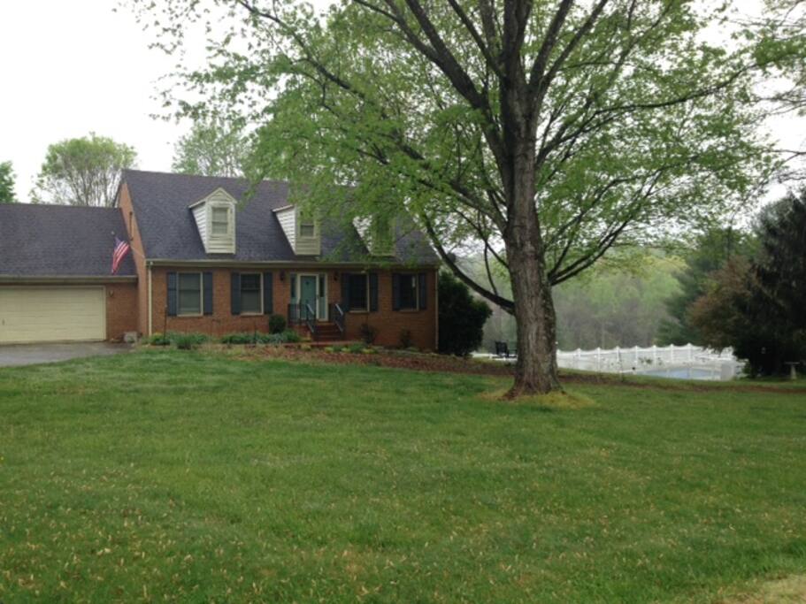 Come enjoy the relaxing country atmosphere not far from all the local events