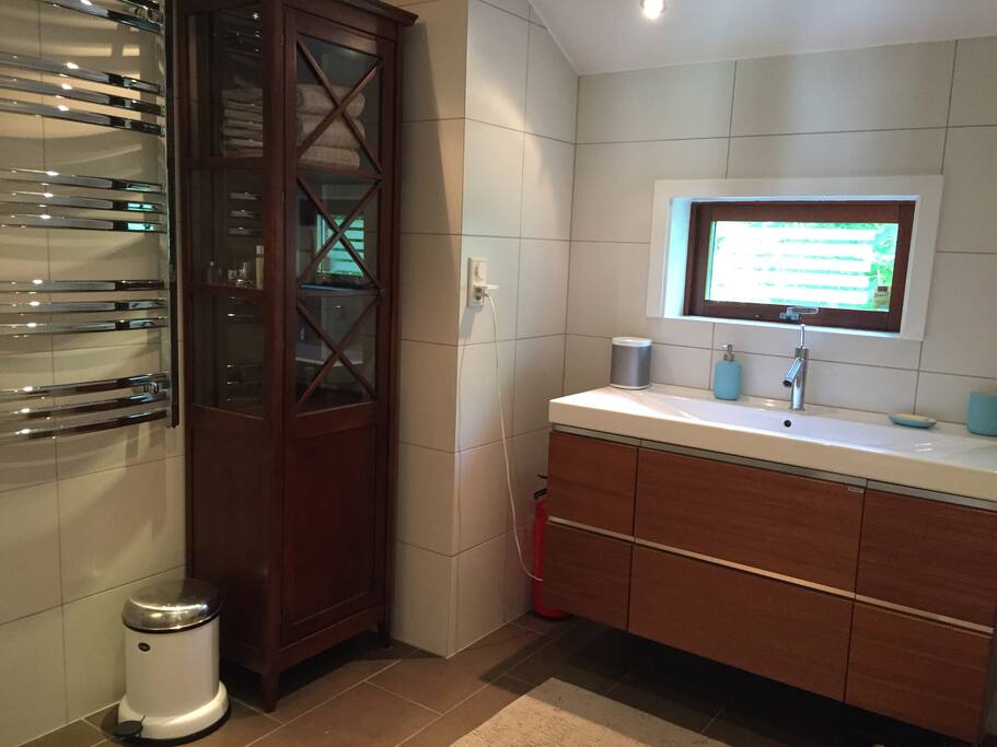 En Suite bathroom.