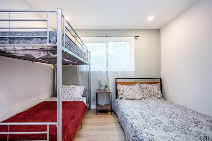 Dhoma e gjumit #1 - 1 Krevat marinari dhe 1 krevat dopio