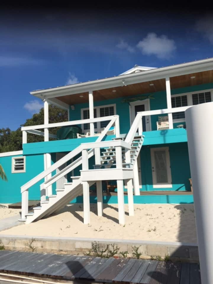 4 bedroom 4 bath with dockage and walk to beach Houses for Rent in