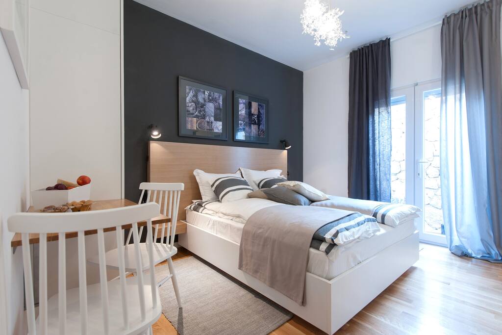 This cosy double bed will ensure a restful sleep.